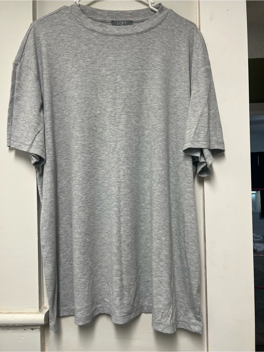 LOFT women’s  Heather Gray Short-Sleeve Crewneck T-Shirt